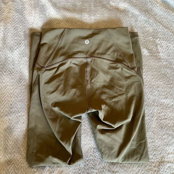 lululemon train times leggings w/ mesh bottom - Picture 4 of 7